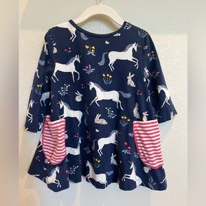 Mini Boden Cute Girls Striped Tunic Top with 2 front pockets.